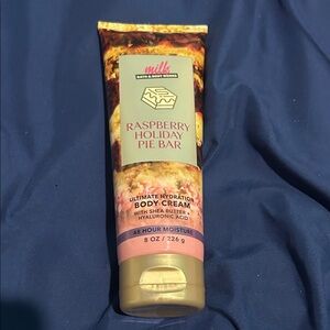 Bath & Body Works Raspberry Holiday Pie Bar Body Cream - Pink and Gold